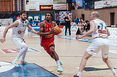 Basketball, Basketball Superliga 2023/24 , SF 4, Oberwart Gunners, Traiskirchen Lions, Daniel Koeppel (14), Demarcus Demonia (4), Sebastian Kaeferle (7)