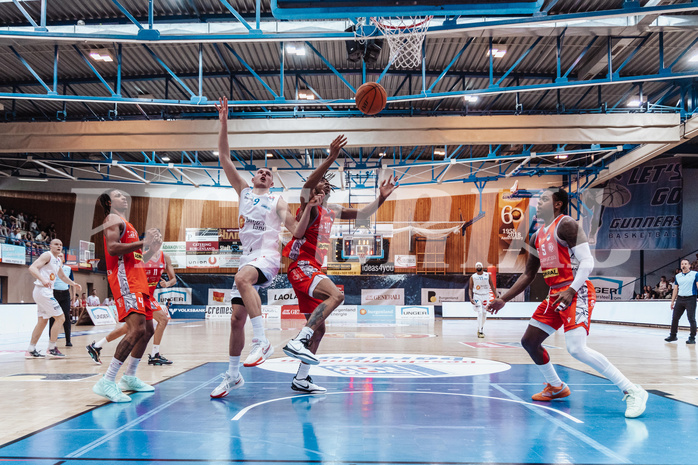 Basketball, Basketball Superliga 2023/24 , SF 4, Oberwart Gunners, Traiskirchen Lions, Demarcus Demonia (4), Edi Patekar (9), Jaquan Lawrence (40), Davon Clare (5)