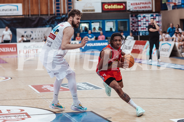 Basketball, Basketball Superliga 2023/24 , SF 4, Oberwart Gunners, Traiskirchen Lions, Daniel Koeppel (14), Demarcus Demonia (4)