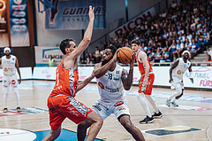 Basketball, Basketball Superliga 2023/24 , SF 4, Oberwart Gunners, Traiskirchen Lions, Fabricio Vay (11), Kris Monroe (13)