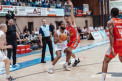 Basketball, Basketball Superliga 2023/24 , SF 4, Oberwart Gunners, Traiskirchen Lions, Kris Monroe (13), Fabricio Vay (11)