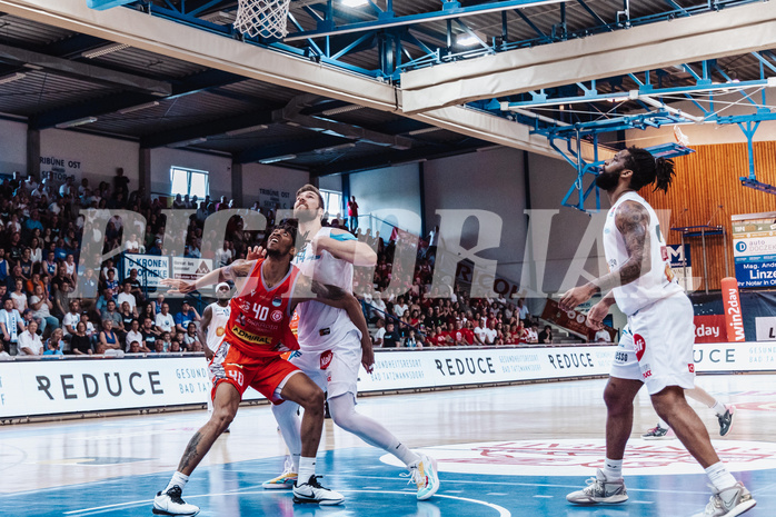 Basketball, Basketball Superliga 2023/24 , SF 4, Oberwart Gunners, Traiskirchen Lions, Jaquan Lawrence (40), Daniel Koeppel (14), Kris Monroe (13)