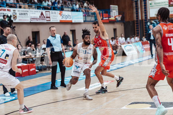 Basketball, Basketball Superliga 2023/24 , SF 4, Oberwart Gunners, Traiskirchen Lions, Kris Monroe (13), Fabricio Vay (11)