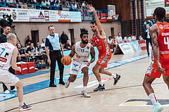 Basketball, Basketball Superliga 2023/24 , SF 4, Oberwart Gunners, Traiskirchen Lions, Kris Monroe (13), Fabricio Vay (11)