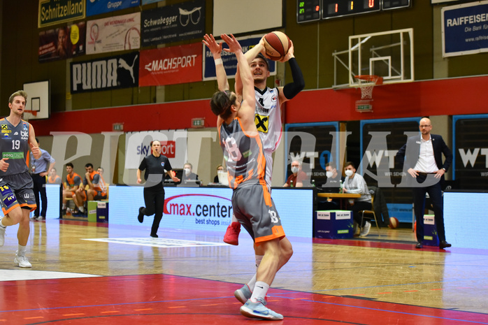Basketball Superliga 2020/21, Grunddurchgang 18. Runde Flyers Wels vs. Klosterneuburg Dukes, Jan Raszdevsek (4), Melchior König (18),