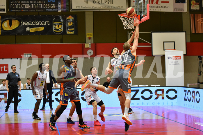 Basketball Superliga 2020/21, Grunddurchgang 18. Runde Flyers Wels vs. Klosterneuburg Dukes, Austen Awosika (1), Amineye Lakoju (4), Jan Raszdevsek (4), Alex Laurent (17)
