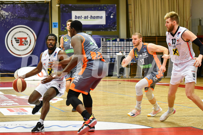 Basketball Superliga 2020/21, Grunddurchgang 18. Runde Flyers Wels vs. Klosterneuburg Dukes, Austen Awosika (1), Amineye Lakoju (4)