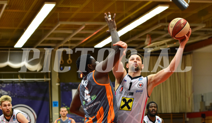 Basketball Superliga 2020/21, Grunddurchgang 18. Runde Flyers Wels vs. Klosterneuburg Dukes, Amineye Lakoju (4),Davor Lamesic (7)