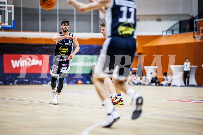 Basketball, Win2Day Superliga 2023/24, Grunddurchgang 9.Runde, Vienna Timberwolves, Gmunden Swans, Daniel Friedrich (6)