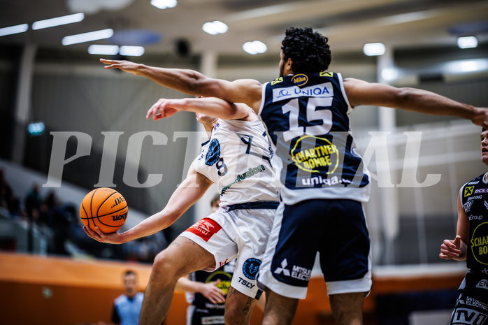 Basketball, Win2Day Superliga 2023/24, Grunddurchgang 9.Runde, Vienna Timberwolves, Gmunden Swans, Elias Wlasak (8), Patrick Emilien (15)