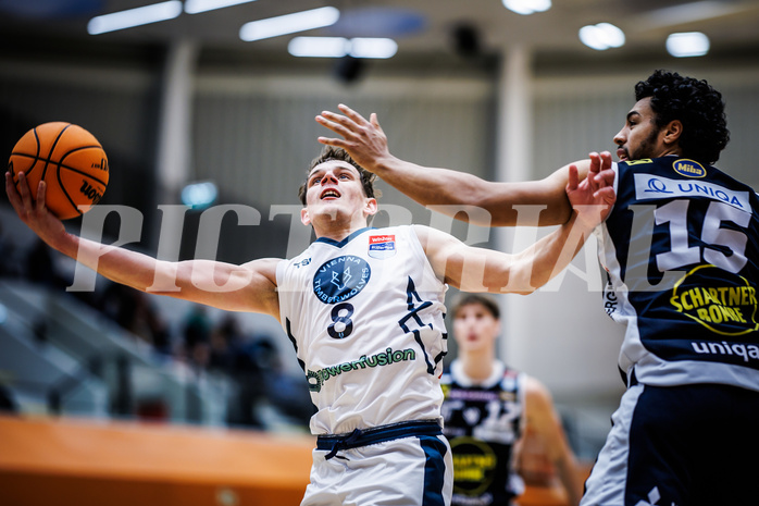 Basketball, Win2Day Superliga 2023/24, Grunddurchgang 9.Runde, Vienna Timberwolves, Gmunden Swans, Elias Wlasak (8), Patrick Emilien (15)