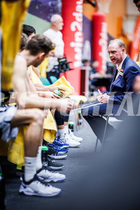 Basketball, Win2Day Superliga 2023/24, Grunddurchgang 9.Runde, Vienna Timberwolves, Gmunden Swans, Anton Mirolybov (Head Coach)