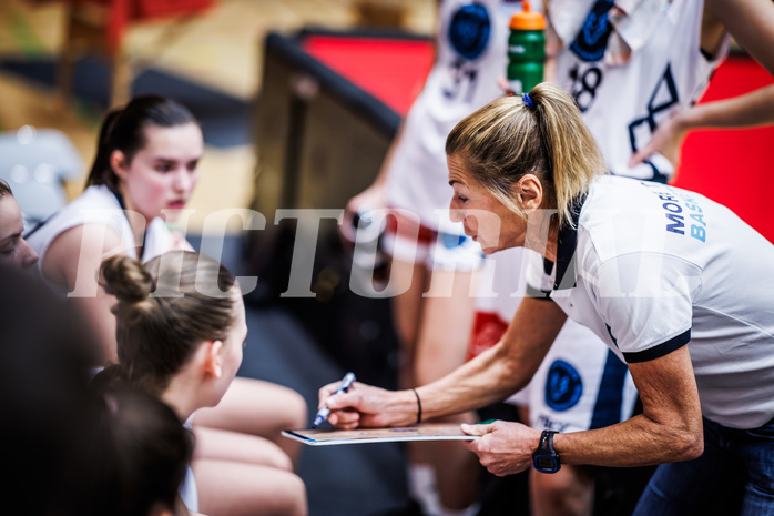 Basketball, Win2Day Basketball Damen Superliga 2023/24, Grunddurchgang 5.Runde, Vienna Timberwolves, Basket Flames, Beata Renertova (Head Coach)