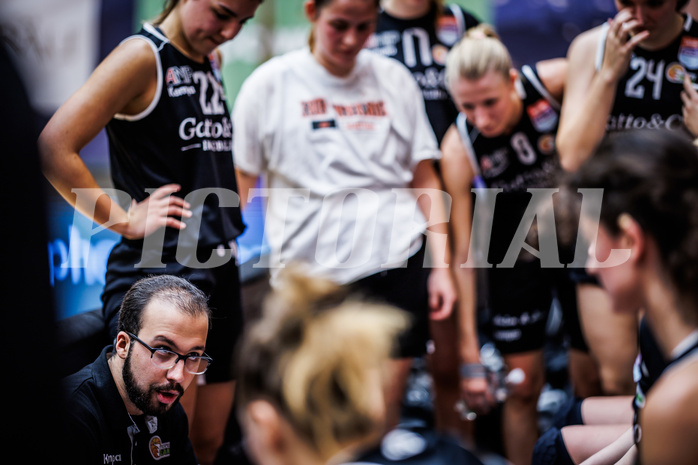Basketball, Win2Day Basketball Damen Superliga 2023/24, Grunddurchgang 5.Runde, Vienna Timberwolves, Basket Flames, Hirbod Mahdavi (Head Coach)