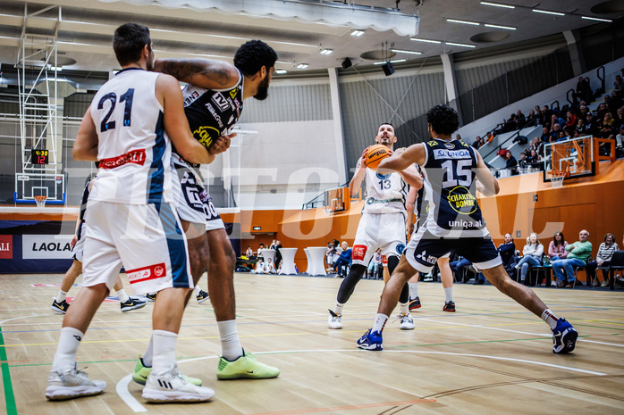 Basketball, Win2Day Superliga 2023/24, Grunddurchgang 9.Runde, Vienna Timberwolves, Gmunden Swans, Ziga Fifolt (13)