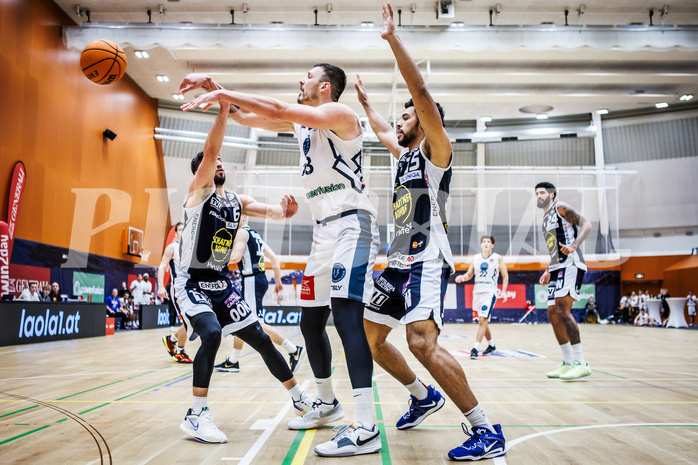 Basketball, Win2Day Superliga 2023/24, Grunddurchgang 9.Runde, Vienna Timberwolves, Gmunden Swans, Ziga Fifolt (13)