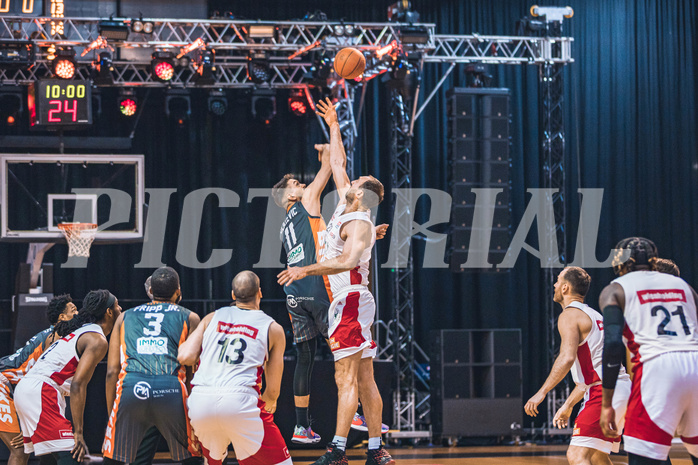 Basketball, Win2Day Superliga 2022/23, 2. Platzierungsrunde, BC Vienna, Klosterneuburg Dukes, Benjamin Blazevic (11), Vladimir Golubovic (27)