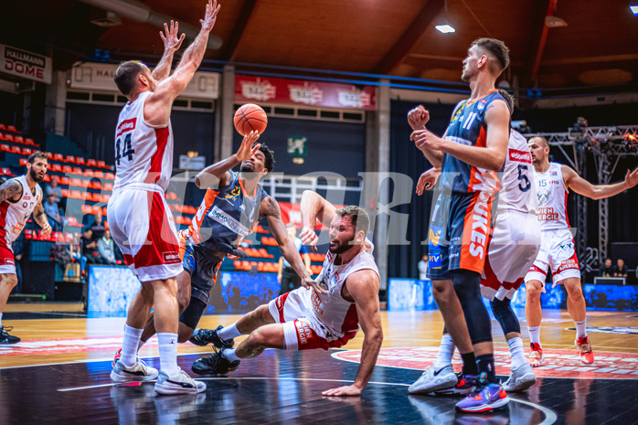 Basketball, Win2Day Superliga 2022/23, 2. Platzierungsrunde, BC Vienna, Klosterneuburg Dukes, Kevin Bracy-Davies (0), Jozo Rados (3)