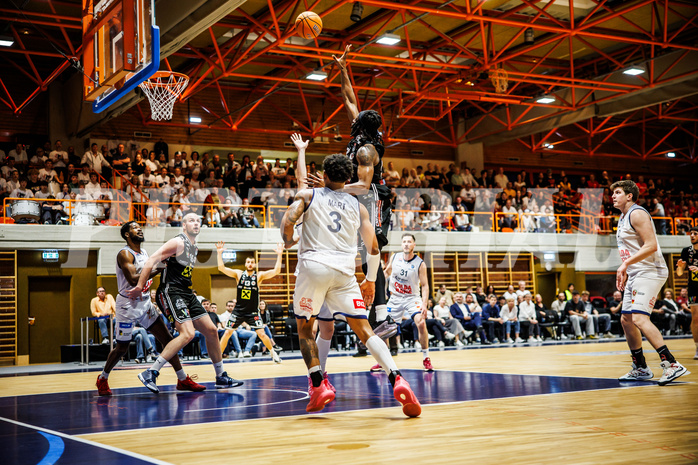 Basketball, Win2Day Superliga 2024/25, Playoffs Viertelfinale Spiel 4, BBC Nord Dragonz, Flyers Wels, Damion Rosser (2)