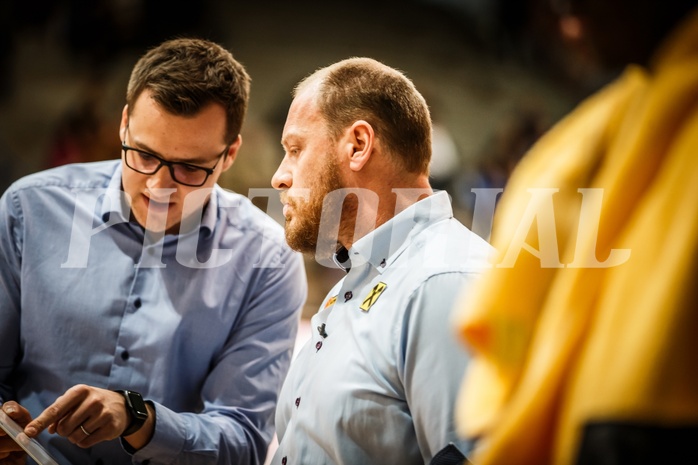 Basketball, ABL 2018/19, Playoff HF Spiel 1, Oberwart Gunners, Gmunden Swans, Bernd Wimmer (Head Coach), Markus Pinezich (Ass. Coach)