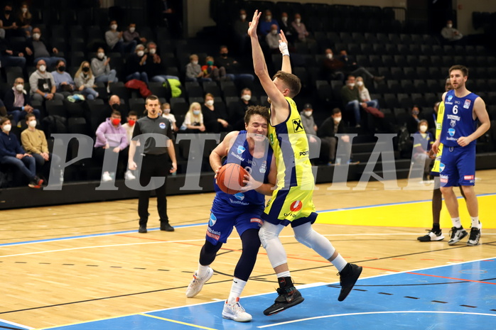 Basketball Superliga 2021/22, Grunddurchgang 9.Runde UBSC Graz vs. Vienna D.C. Timberwolves ,Philipp D´Angelo (9),Lukas Simoner (12)