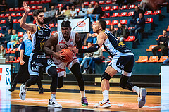 Basketball, Win2Day Superliga 2022/23, 4. Platzierungsrunde, BC Vienna, Gmunden Swans, Daniel Friedrich (6), Jahenns Manigat (21)