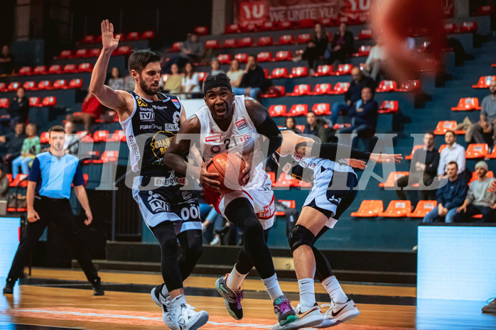 Basketball, Win2Day Superliga 2022/23, 4. Platzierungsrunde, BC Vienna, Gmunden Swans, Daniel Friedrich (6), Jahenns Manigat (21)