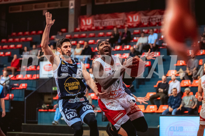 Basketball, Win2Day Superliga 2022/23, 4. Platzierungsrunde, BC Vienna, Gmunden Swans, Daniel Friedrich (6), Jahenns Manigat (21)