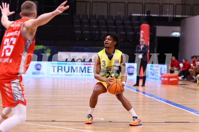 13.01.2024, Graz, Raiffeisen Sportpark Graz, Basketball Superliga 2023/24, Grunddurchgang, Runde 18, UBSC Raiffeisen Graz - Arkadia Traiskirchen Lions