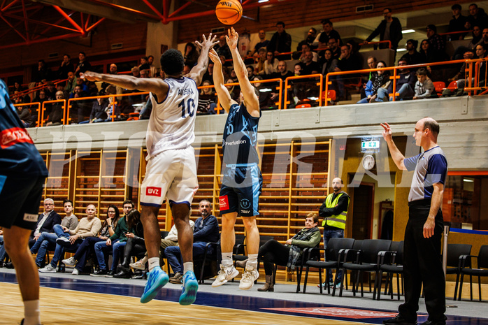 Basketball, win2day Basketball Superliga 2023/224, Grunddurchgang Runde 18, BBC Nord Dragonz, Oberwart Gunners, Jakob Szkutta (10)