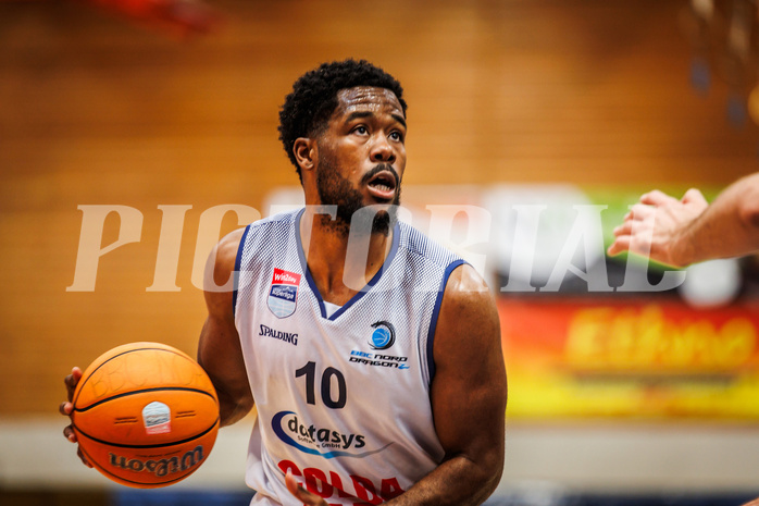 Basketball, win2day Basketball Superliga 2024/25, Playoffs Halbfinale 4. Spiel
, BBC Nord Dragonz, Gmunden Swans, Austen Awosika (10)