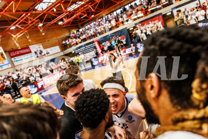 Basketball, win2day Basketball Superliga 2024/25, Playoffs Halbfinale 4. Spiel
, BBC Nord Dragonz, Gmunden Swans, Jubel Finaleinzug