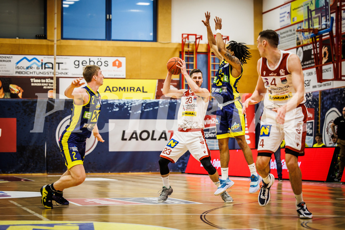 Basketball, win2day Basketball Superliga 2022/23, 8. Qualifikationsrunde, Traiskirchen Lions, UBSC Graz, Emilio Banic (23)