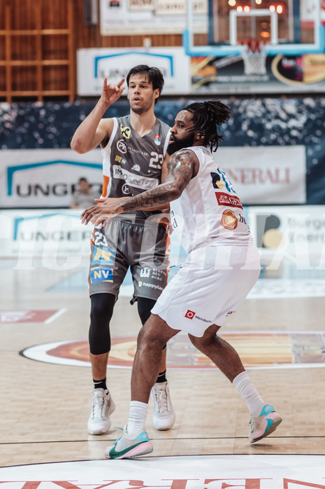 Basketball, Basketball Superliga 2023/24, Grunddurchgang 20.Runde, Oberwart Gunners, Klosterneuburg Dukes, Duje Dukan (23), Kris Monroe (13)