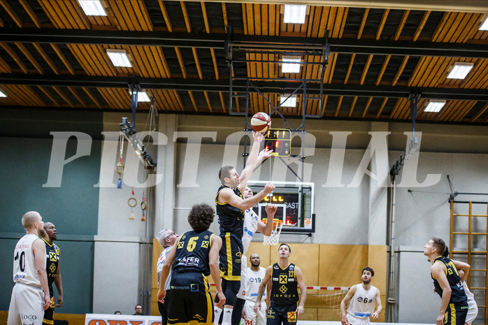 Basketball, Basketball Zweite Liga, Grunddurchgang 3.Runde, Mattersburg Rocks, Fürstenfeld Panthers, Jumpball