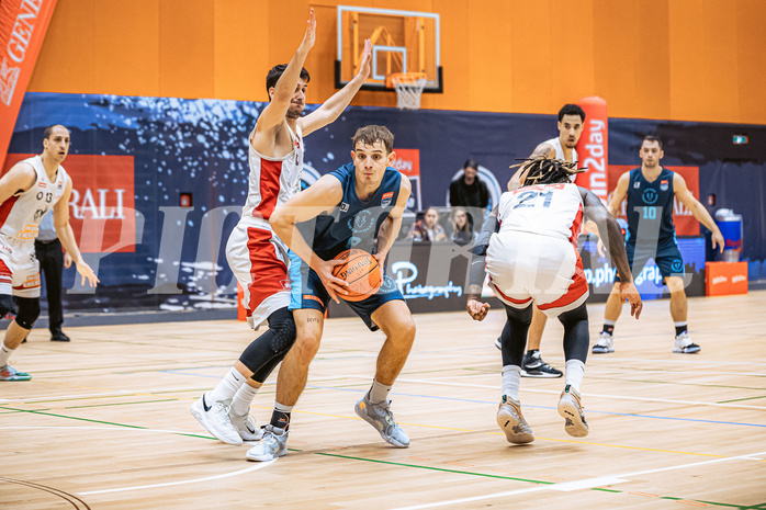 Basketball, Win2Day Superliga 2022/23, Grunddurchgang 6.Runde, Vienna D.C. Timberwolves, BC GGMT Vienna, Bogic Vujosevic (5), Elias Wlasak (8)