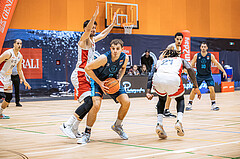 Basketball, Win2Day Superliga 2022/23, Grunddurchgang 6.Runde, Vienna D.C. Timberwolves, BC GGMT Vienna, Bogic Vujosevic (5), Elias Wlasak (8)