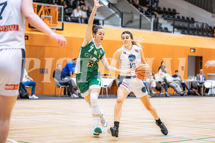 Basketball, Win2Day Basketball Damen Superliga 2022/23, Grunddurchgang 6.Runde, Vienna D.C. Timberwolves, UBI Holding Graz, Simone Schwarzinger (7), Iva Ilic (10)