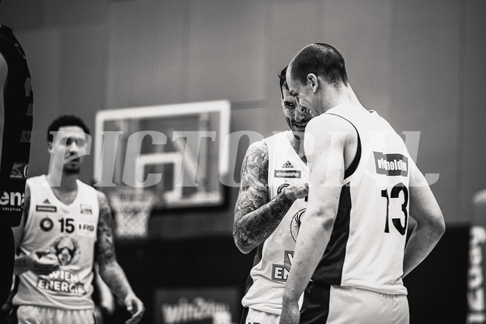 Basketball, Win2Day Superliga 2022/23, Grunddurchgang 6.Runde, Vienna D.C. Timberwolves, BC GGMT Vienna, Ivan Siriscevic (17), Stefan Savic (13)