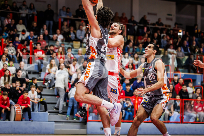 Basketball, win2day Basketball Superliga 2024/25, Grunddurchgang 12.Runde, Traiskirchen Lions, Klosterneuburg Dukes, Moritz Lanegger-Rest (8)