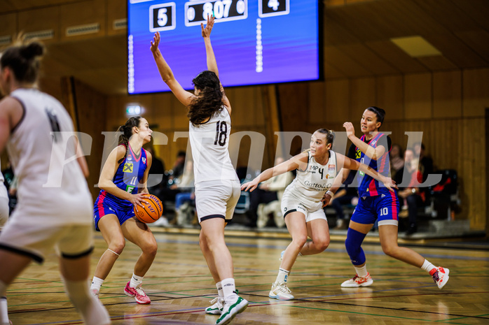 Basketball, Win2Day Basketball Damen Superliga 2024/25, Grunddurchgang 9.Runde, Basket Flames, UBSC-DBBC Graz, Lejla Meskic (11), Agatija Vukicevic (18)