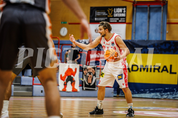Basketball, win2day Basketball Superliga 2024/25, Grunddurchgang 12.Runde, Traiskirchen Lions, Klosterneuburg Dukes, Moritz Lanegger-Rest (8)