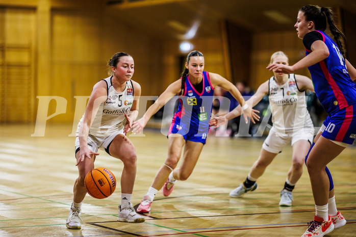 Basketball, Win2Day Basketball Damen Superliga 2024/25, Grunddurchgang 9.Runde, Basket Flames, UBSC-DBBC Graz, Franka Rödhammer (5), Lejla Meskic (11)