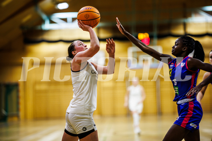 Basketball, Win2Day Basketball Damen Superliga 2024/25, Grunddurchgang 9.Runde, Basket Flames, UBSC-DBBC Graz, Anna Boruta (11), Dierry Sow (6)