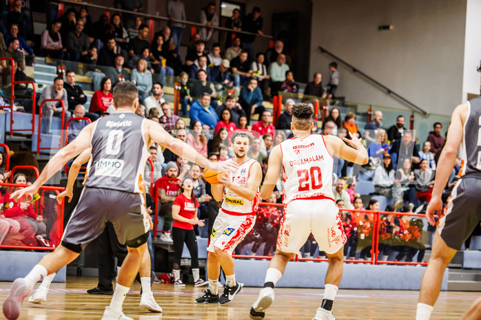 Basketball, win2day Basketball Superliga 2024/25, Grunddurchgang 12.Runde, Traiskirchen Lions, Klosterneuburg Dukes, Moritz Lanegger-Rest (8)