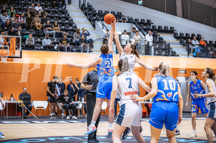 Basketball, Win2Day Basketball Damen Superliga 2022/23, Grunddurchgang 3.Runde, Vienna Timberwolves, DBB LZ OÖ, Lara Mendl (21), Bianca-Alexandra Rantz (18)