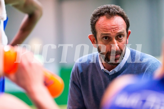 Basketball, ABL 2016/17, CUP 2.Runde, Blue Devils Wr. Neustadt, Oberwart Gunners, Chris Chougaz (Coach)