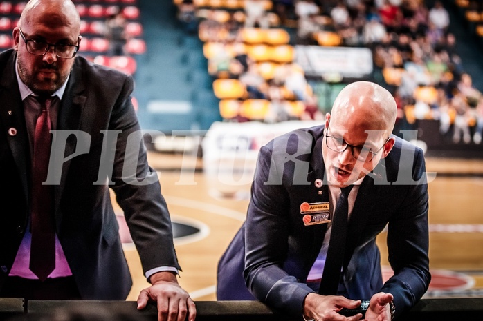 Basketball, ABL 2017/18, Playoff VF Spiel 2, BC Vienna, WBC Wels, Sebastian Waser (Headcoach), Dimitris Sarikas (Ass. Coach)