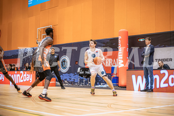 Basketball, Win2Day Superliga 2022/23, Grunddurchgang 13.Runde, Vienna Timberwolves, BK IMMOunited Dukes, Jonas John (99)