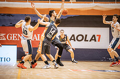 Basketball, Win2Day Superliga 2022/23, Grunddurchgang 13.Runde, Vienna Timberwolves, BK IMMOunited Dukes, Jakob Szkutta (10), Valentin Bauer (14)